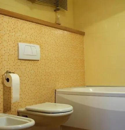 Frally Intero Alloggio, Appartamento. Apartment *