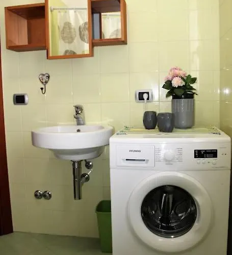 Frally Intero Alloggio, Appartamento. Apartament *