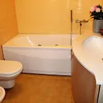 Frally Intero Alloggio, Appartamento. Apartment Rimini