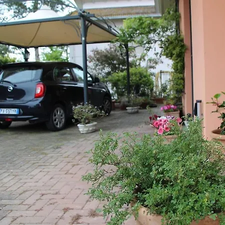 Frally Intero Alloggio, Appartamento. Apartman