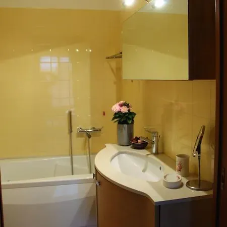 Apartamento Frally Intero Alloggio, Appartamento. *